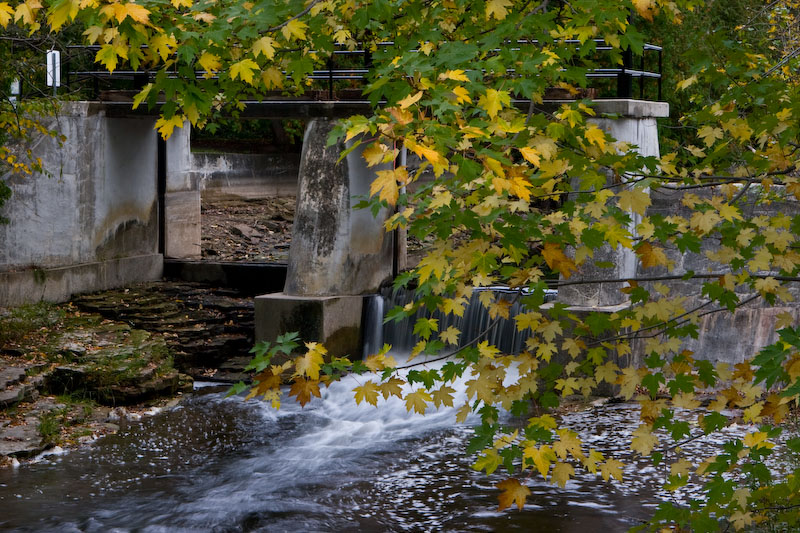 ISO 100; 1/3 sec at f / 16; 51 mm by 24.0-70.0 mm