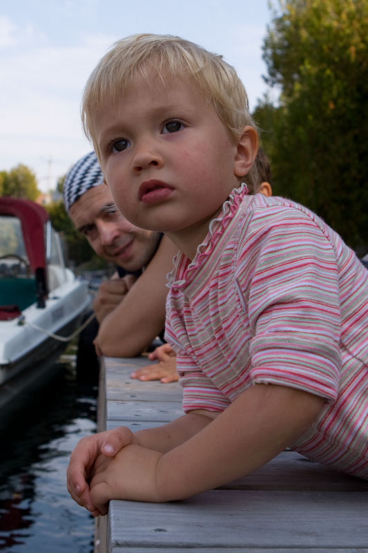ISO 100; 1/200 sec at f / 7.1; 28 mm by 24.0-70.0 mm